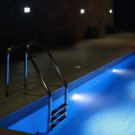 Casa Da Rainha Bungallow בית נופש Estreito Da Calheta